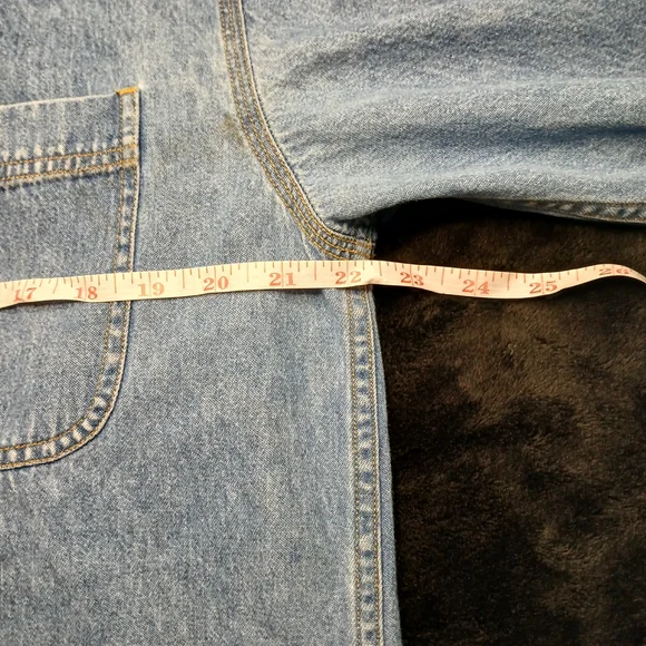 Disney Store Denim Button Up Shirt M Winnie The Pooh Tigger Eor Owl Piglet - Picture 10 of 12